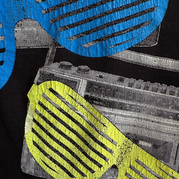 Urban Heritage | Vintage 80s Style T-Shirt - Picture 5 of 6